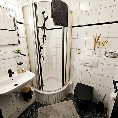 Schicke Und Moderne Unterkunft Naehe Messe Apartment *